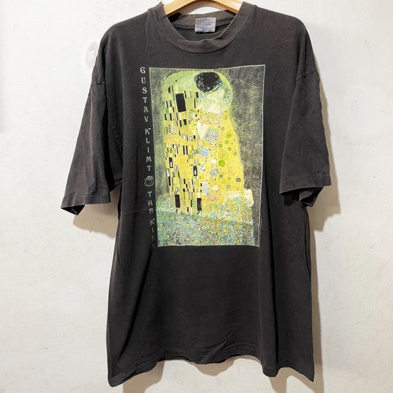 Vintage 90s Gustav Klimt the Kiss T-shirt Size L - Etsy Israel Vintage 90s Gustav Klimt the Kiss T-shirt Size L - Etsy Israel