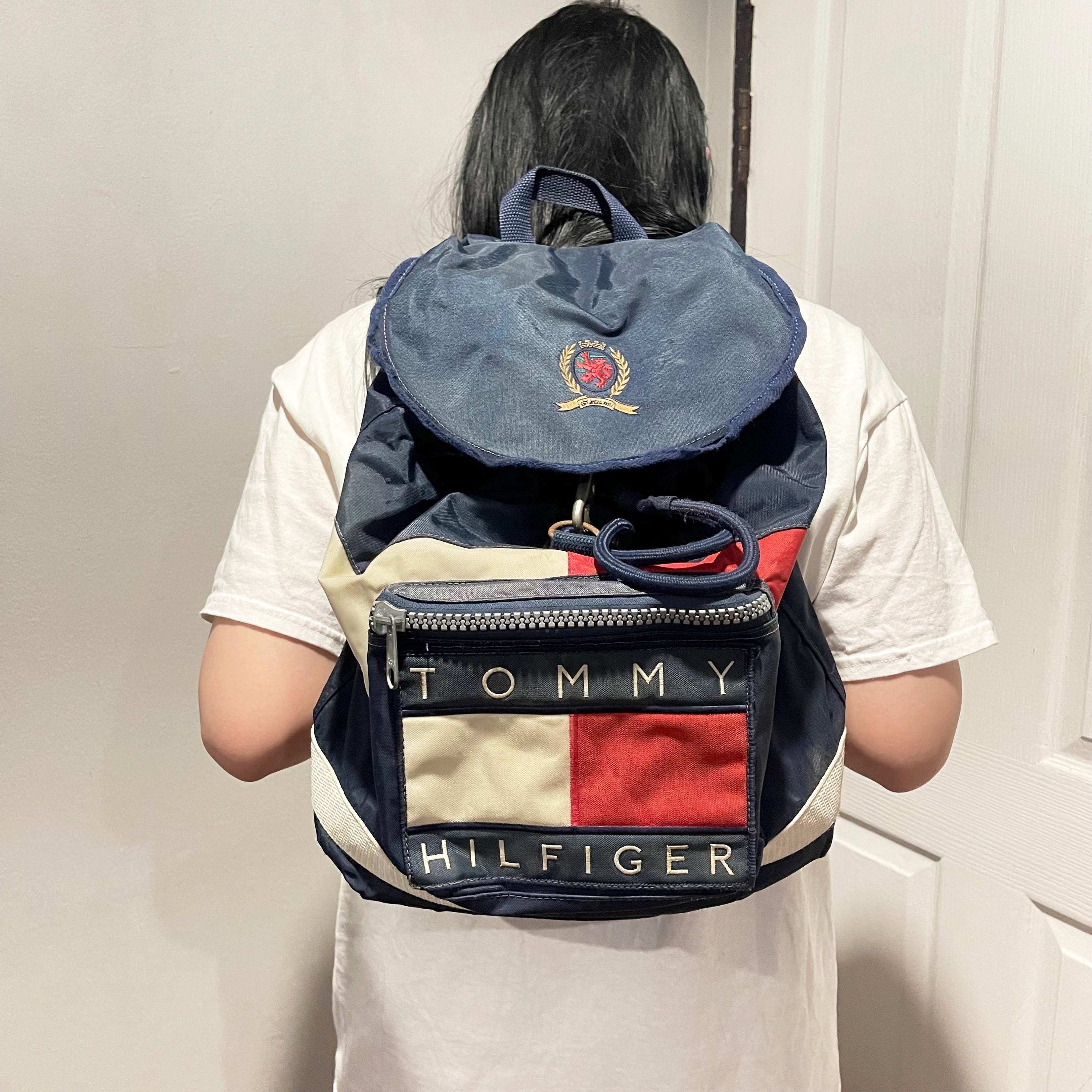90s   トミーヒルフィガー バックパック 巾着型 Vintage 90s Tommy Hilfiger Backpack Big Flag Logo Bag Navy Red