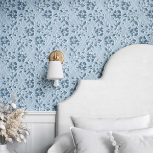 Vintage Blue Damask Floral Wallpaper: Peel and Stick Wall Decor