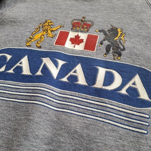 Vintage 1980&#39;s Canada Graphic Design Crewneck Sweatshirt / Sweater (no tag, see description)