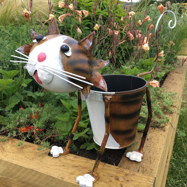 Nodding Metal Cat Planter