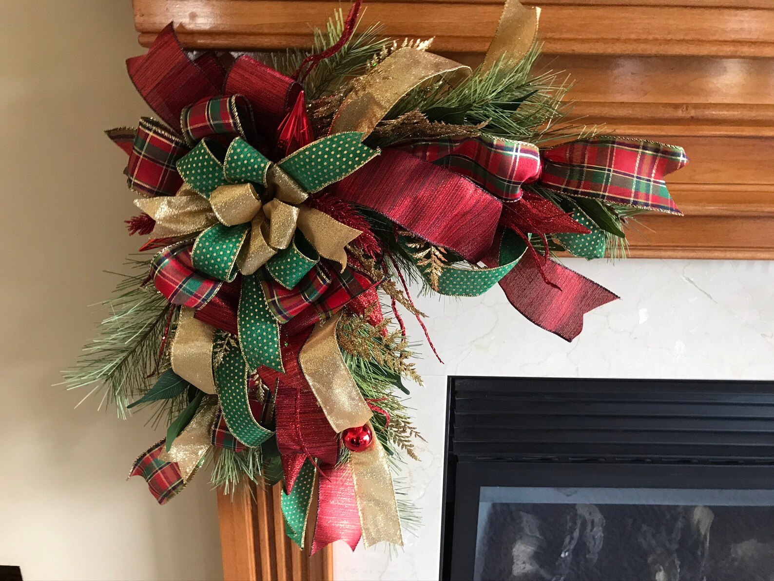 Traditional Holiday Christmas Corner Swag Red Green Gold Etsy