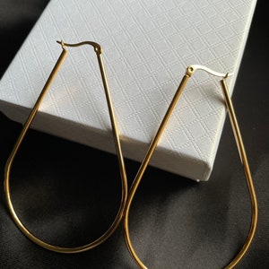 Gold Hoop Statement Tear Drop Hoop Earrings, 2021 big gold hoop earrings, gold round bottom hoops, water drop shape gold hoop earrings, hoop