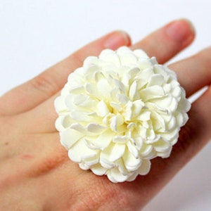 Big White Flower Ring Fluffy Ivory Daisy Ring for Mother Daughter Gifts under 20 Summer Jewelry Adjustable Ring Christmas Gift for Women image 1