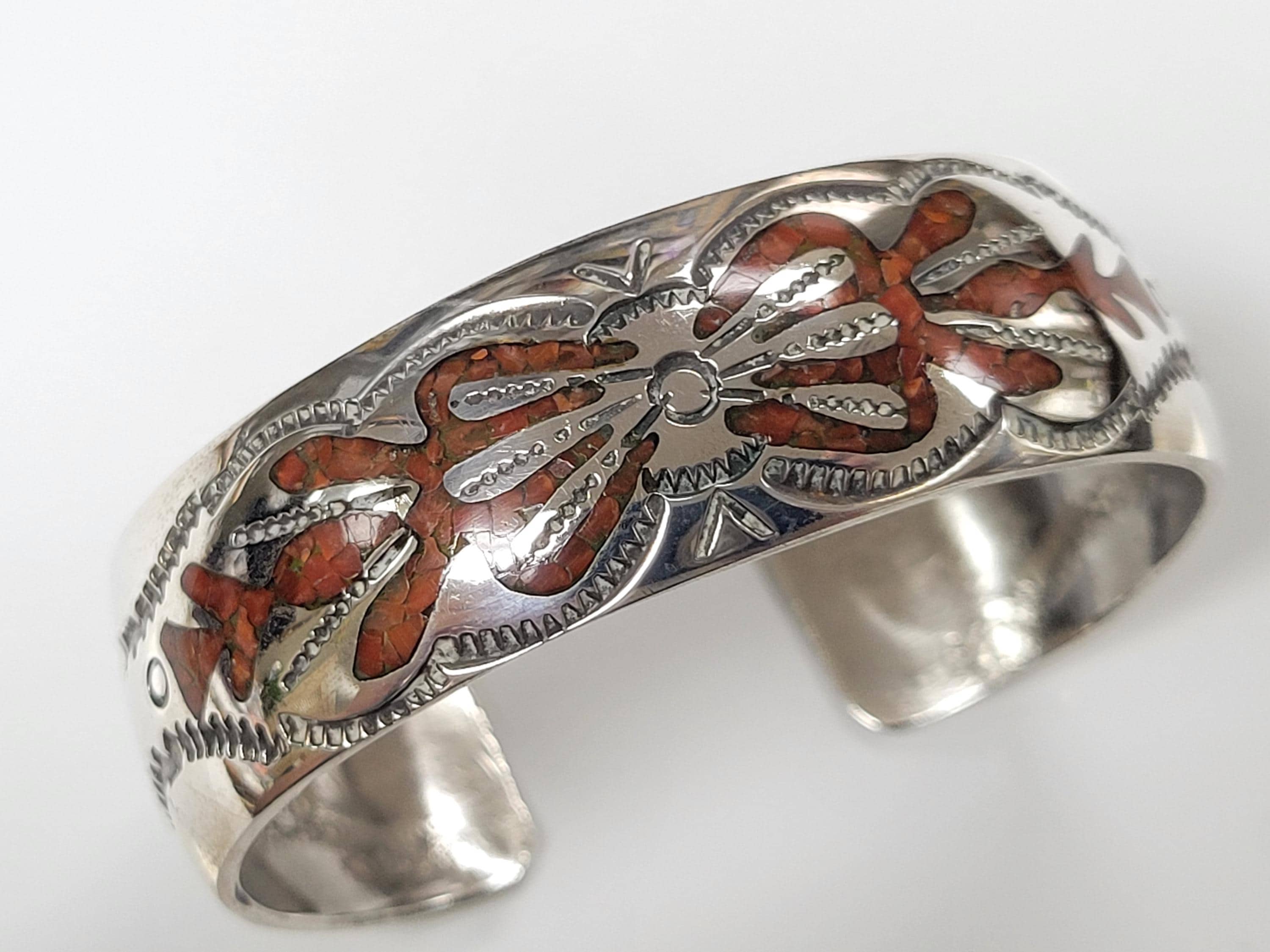 最終値下げ　navajo族　silver bangle Navajo Sterling Silver Crushed Coral Cuff Bracelet, Southwestern