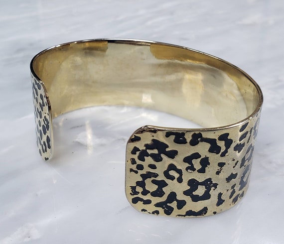 Vintage Gold Tone Cheetah Design Cuff Bracelet (E) - image 4