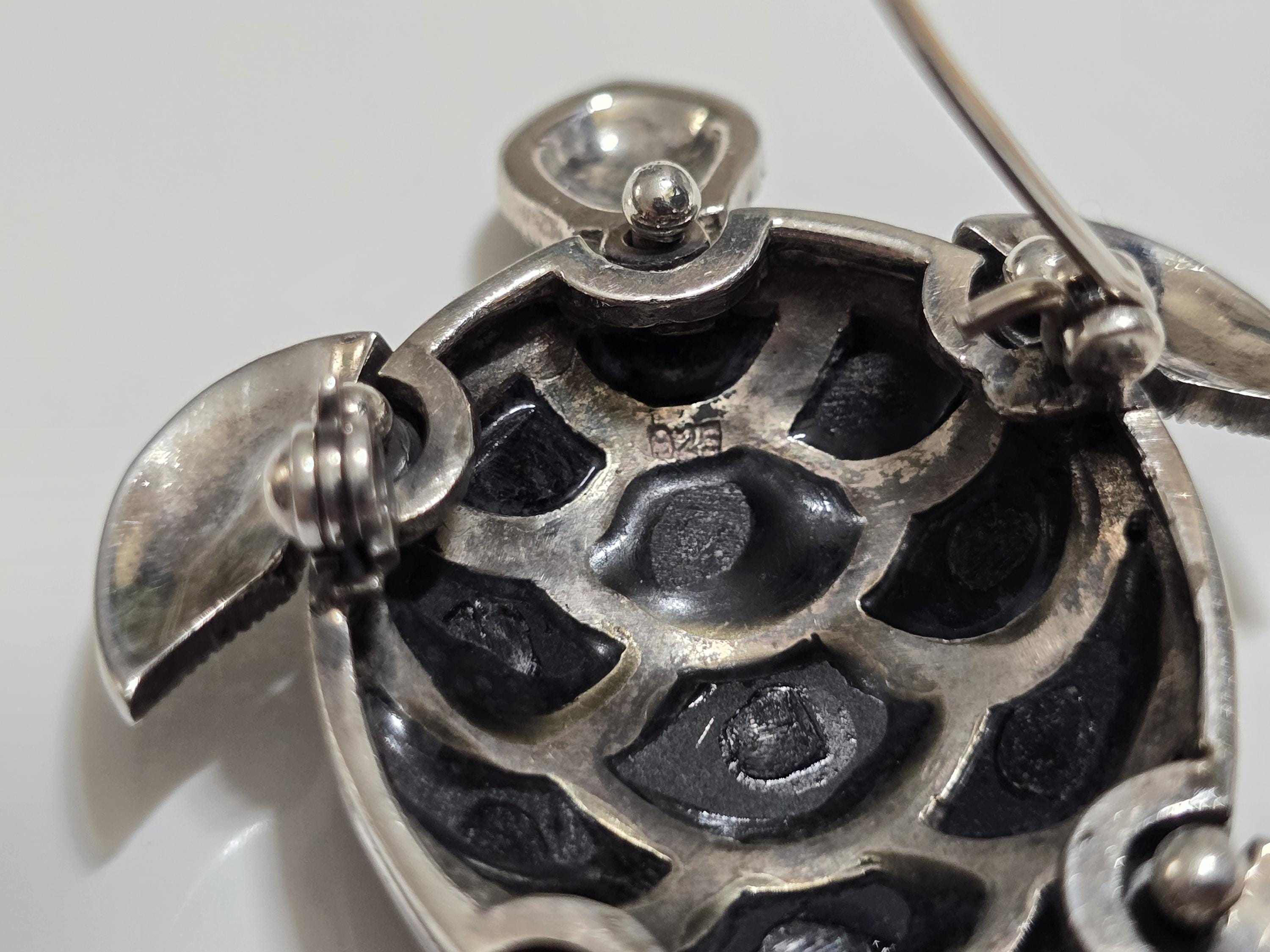 【限定特価】ヴィンテージブローチ　ブラックオニキス　メキシコシルバー Vintage Sterling Silver Articulated Turtle Black Onyx and
