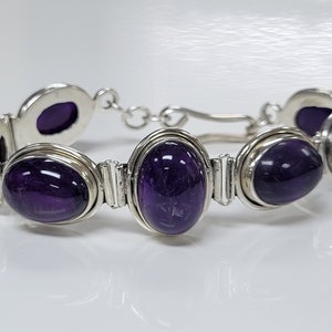 Oval Purple Quartz Sterling Silver Link Bracelet (8.25 in)