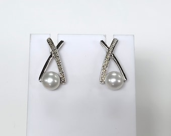 Sterling Silver Pearl Post Earrings (R07)