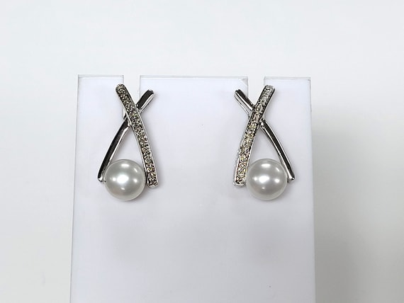 Sterling Silver Pearl Stud Earrings