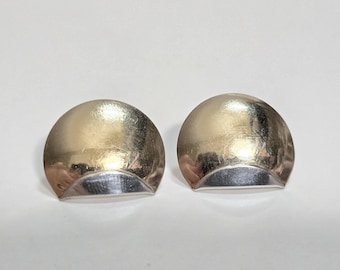 Pendientes de botón de plata esterlina y oro amarillo de 14 quilates de Ed Levin