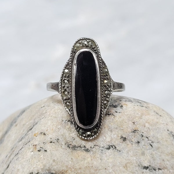 Marsala Vintage Sterling Silver Art Deco Oval Black Onyx And Marcasites Statement Ring size 7 (N04)