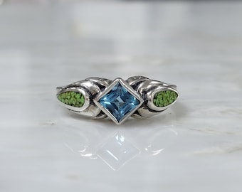Sterling Silver Blue Topaz And Inlaid Gaspeite Ring size 8 (O08)