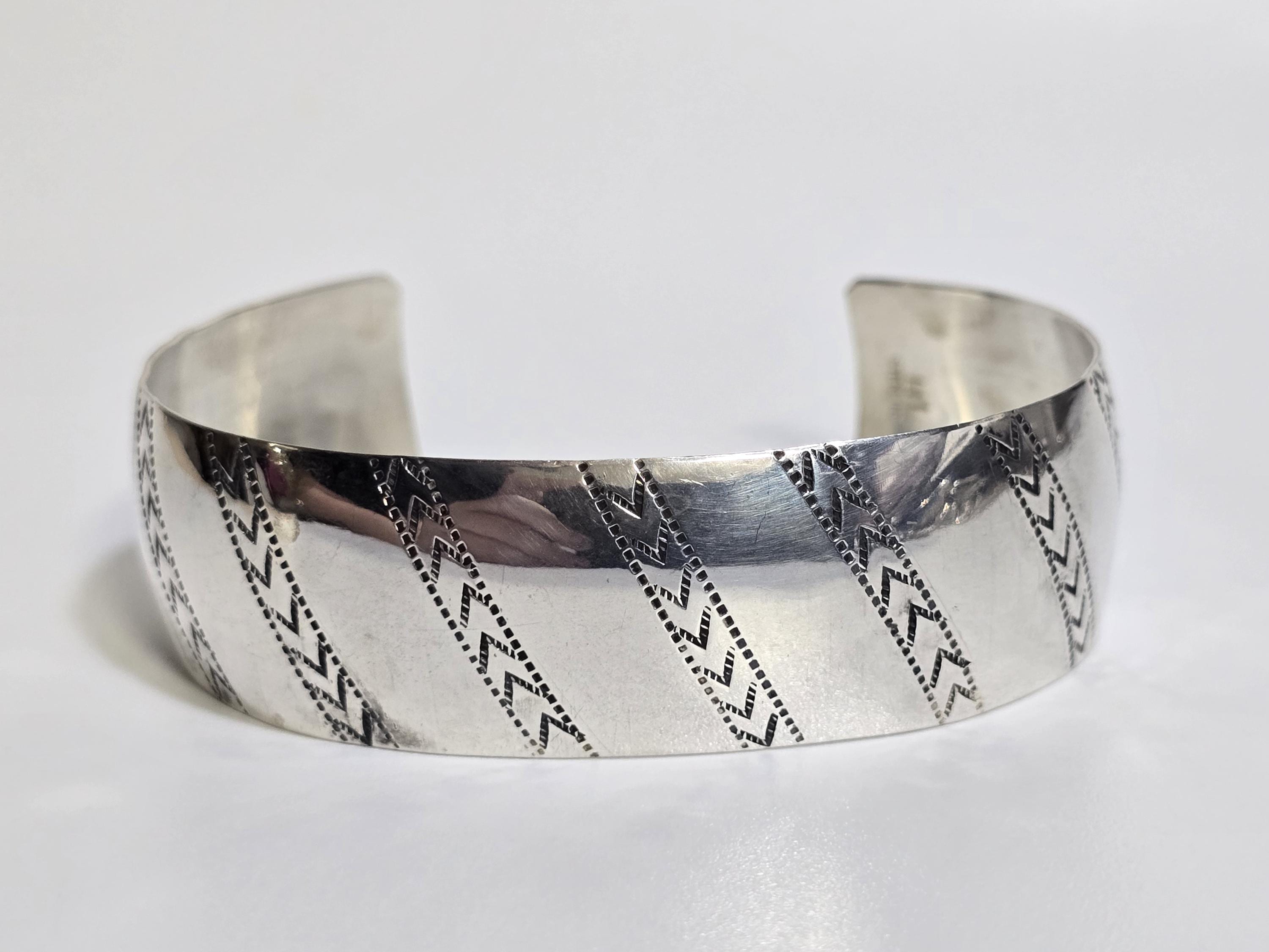 Helen Long Sterling Silver Navajo Textured Cuff Bracelet Size 7 In