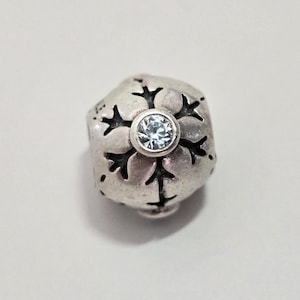 PANDORA Retired Sterling Silver Snowflake Bead Charm