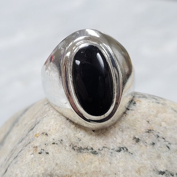 ND Sterling Silver Black Onyx Oval Ring size 7 (N24)