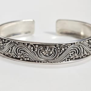Vintage Sterling Silver Scroll Work Manschettarmband storlek 17,5 cm