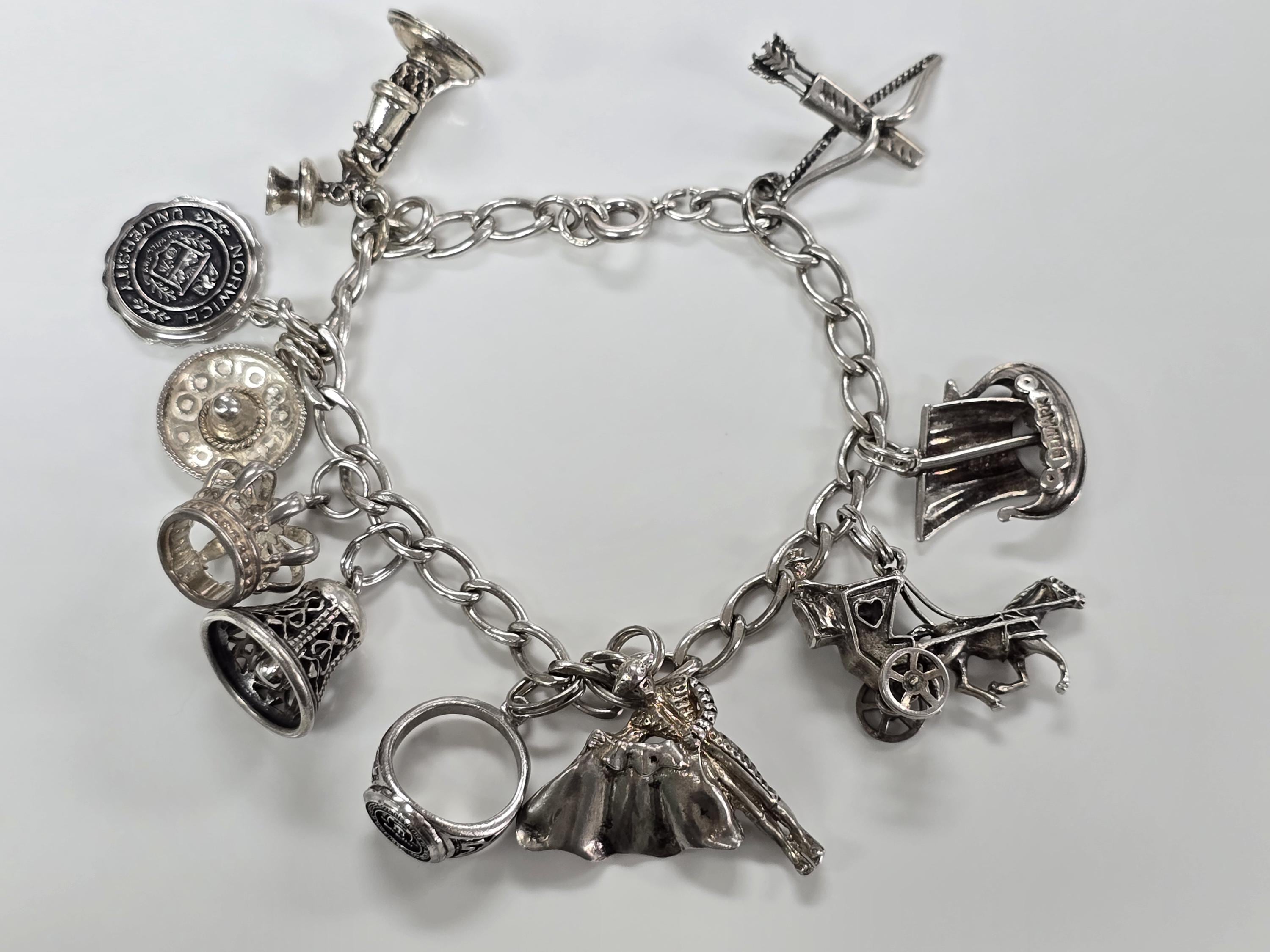 Vintage Sterling Silver Bracelet With 10 Vintage Charms Size