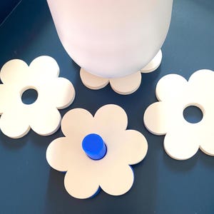 3D Printed Daisy Coaster Set: Flower Coasters with Peg Base