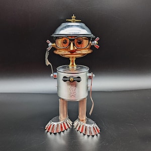 Found object android sculpture - Assemblage art - Vintage assemblage - Copper head robot