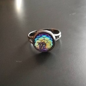 Pearlescent lilac mermaid scale ring