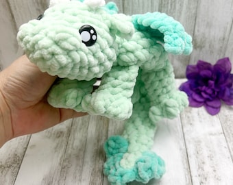 Modèle de peluche Dragon Snuggler sans couture PDF | Modèle au crochet Amigurumi en téléchargement numérique | Câlin de la taille d&#39;une paume | Mini câlin