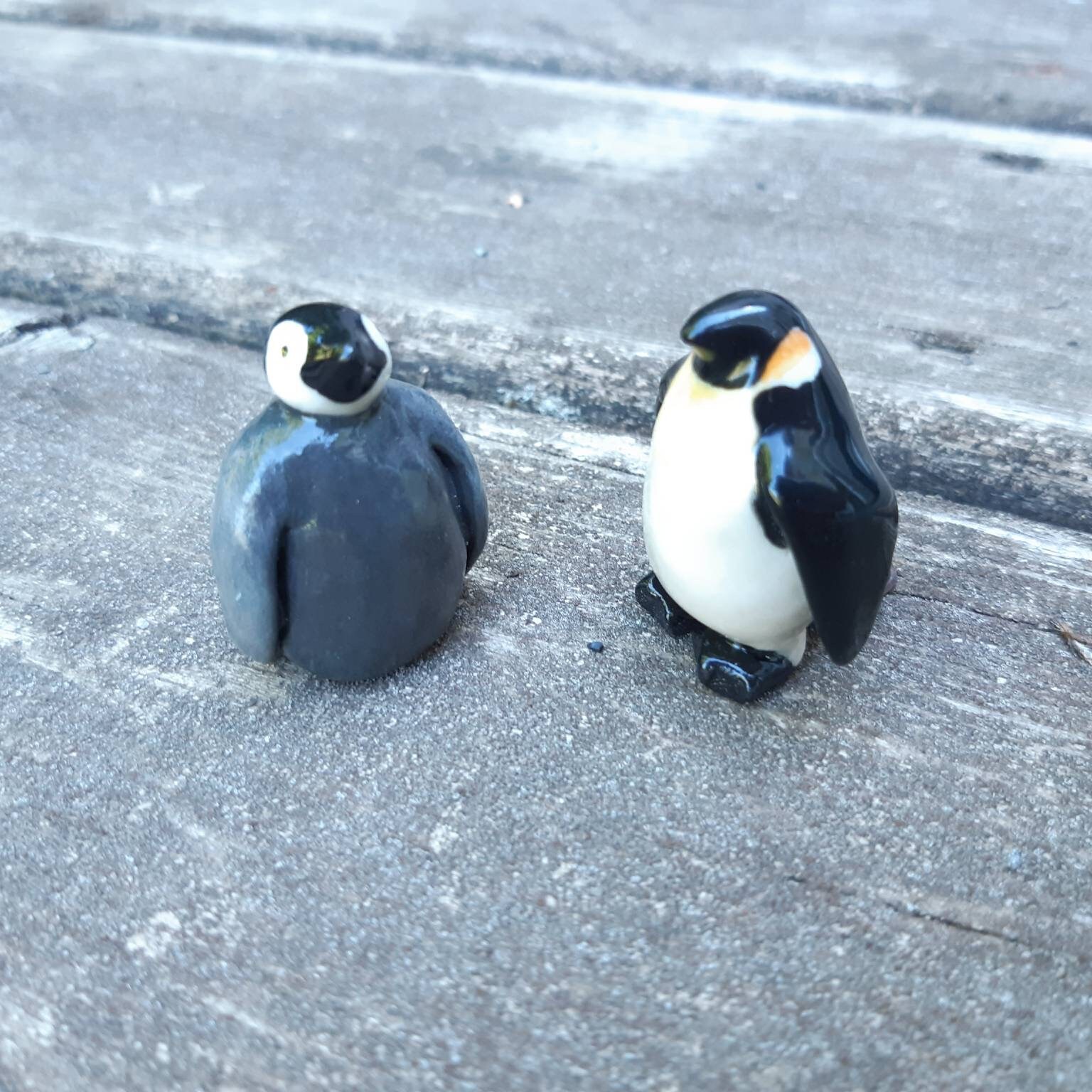Miniatur Porzellan Pinguin Figur, kleine Keramik Kaiser Pinguin Ornament,  wee handgemacht Pinguin, versandfertig - .de