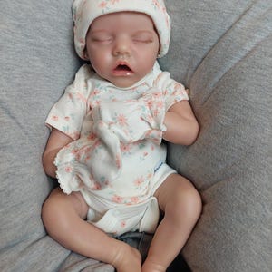 1 Muñeca Reborn PREMATURA de Terapia LISTO PARA ENVIAR, Set de Regalo: #TheahLeighAna, Niña Recién Nacida, Sueño, Maternidad, Ducha, Paquete, Cuerpo Alterado imagen 6