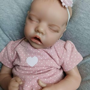 1 Muñeca Reborn PREMATURA de Terapia LISTO PARA ENVIAR, Set de Regalo: #TheahLeighAna, Niña Recién Nacida, Sueño, Maternidad, Ducha, Paquete, Cuerpo Alterado imagen 5