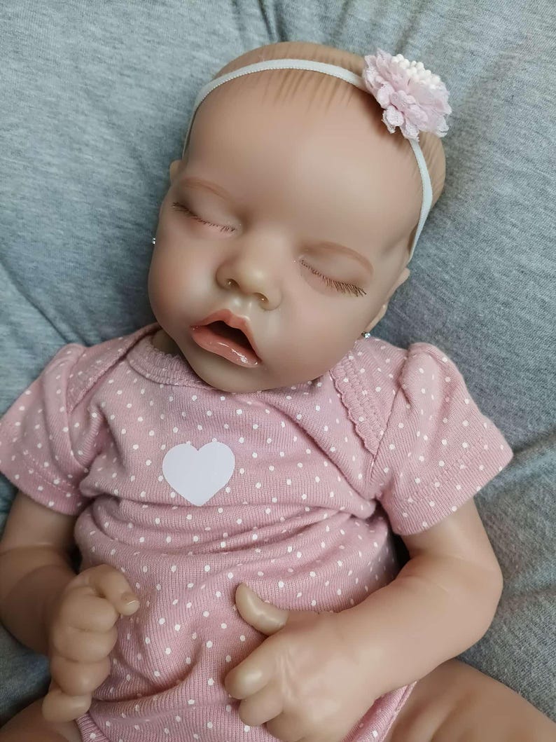 1 Muñeca Reborn PREMATURA de Terapia LISTO PARA ENVIAR, Set de Regalo: #TheahLeighAna, Niña Recién Nacida, Sueño, Maternidad, Ducha, Paquete, Cuerpo Alterado imagen 5