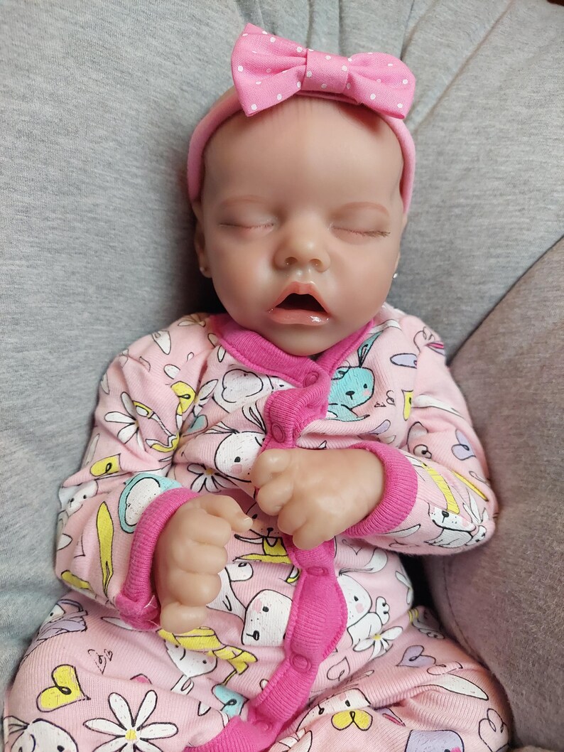 1 Muñeca Reborn PREMATURA de Terapia LISTO PARA ENVIAR, Set de Regalo: #TheahLeighAna, Niña Recién Nacida, Sueño, Maternidad, Ducha, Paquete, Cuerpo Alterado imagen 1