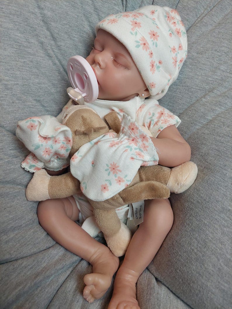 1 Muñeca Reborn PREMATURA de Terapia LISTO PARA ENVIAR, Set de Regalo: #TheahLeighAna, Niña Recién Nacida, Sueño, Maternidad, Ducha, Paquete, Cuerpo Alterado imagen 9