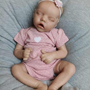 1 Muñeca Reborn PREMATURA de Terapia LISTO PARA ENVIAR, Set de Regalo: #TheahLeighAna, Niña Recién Nacida, Sueño, Maternidad, Ducha, Paquete, Cuerpo Alterado imagen 11