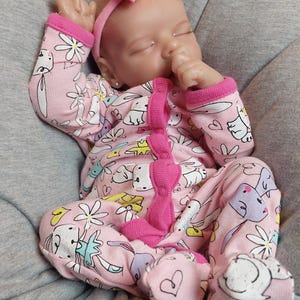 1 Muñeca Reborn PREMATURA de Terapia LISTO PARA ENVIAR, Set de Regalo: #TheahLeighAna, Niña Recién Nacida, Sueño, Maternidad, Ducha, Paquete, Cuerpo Alterado imagen 7