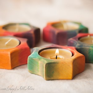 Waldorf geïnspireerde zon 7 stralen Sterkandelaars voor verschillende kaarsen of decoraties Regenboogkleuren gradiënt kandelaar Waldorf decor Rainbow - tea candle