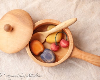 Wooden toy Small Stewpot with one handle - Wood play food - Children Cookware - Toy cutlery Pot- Waldorf toys. Montessori materials.