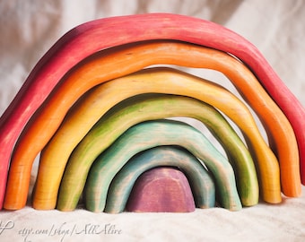 Houten unieke Wavy Rainbow stacker - Kleurrijk - Waldorf speelgoed - Montessori materialen- Set van 7- Balanceren speelgoed- Voedsel kleurstof