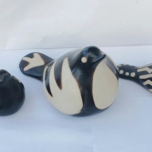 Signed Luis Sandoval Chulucanas Peruvian Pottery Bird Figurine Set Peru Art Trio Modern Home Decor Accent Cultural Figural Sculptures