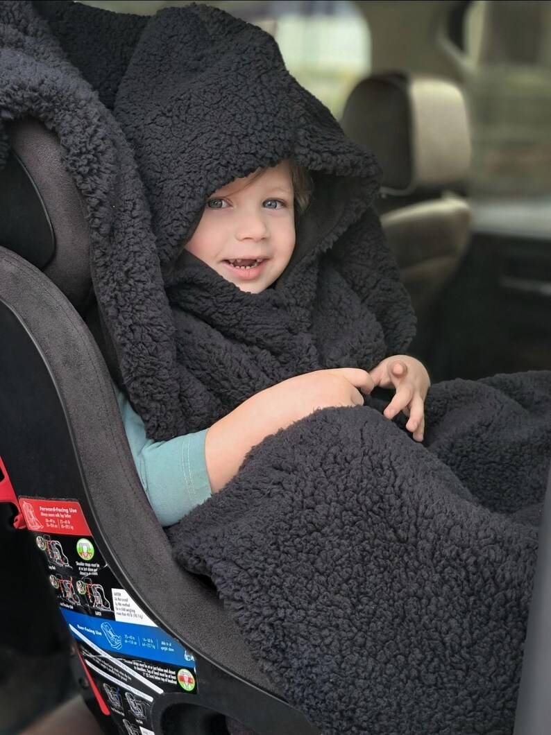 Car Seat Poncho, Sherpa Winter Coat, Luxury Children's Carseat Poncho, Reversible Poncho with Pockets afbeelding 16