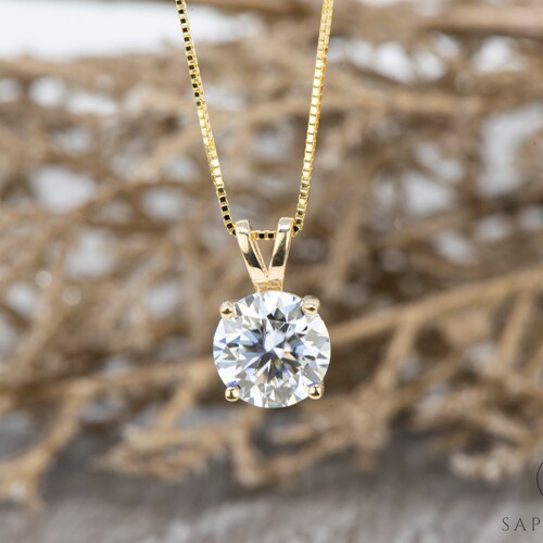 Ciondolo Personalizzato Moissanite 2,10 CT – Nome In Placcato Oro Giallo 14K – Animas Jewels