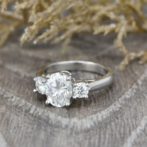 2 Ct Oval Cut Three Stone Engagement Ring Low Profile Moissanite or Lab Diamond Solid Gold Wedding Ring Classic Bridal Jewelry