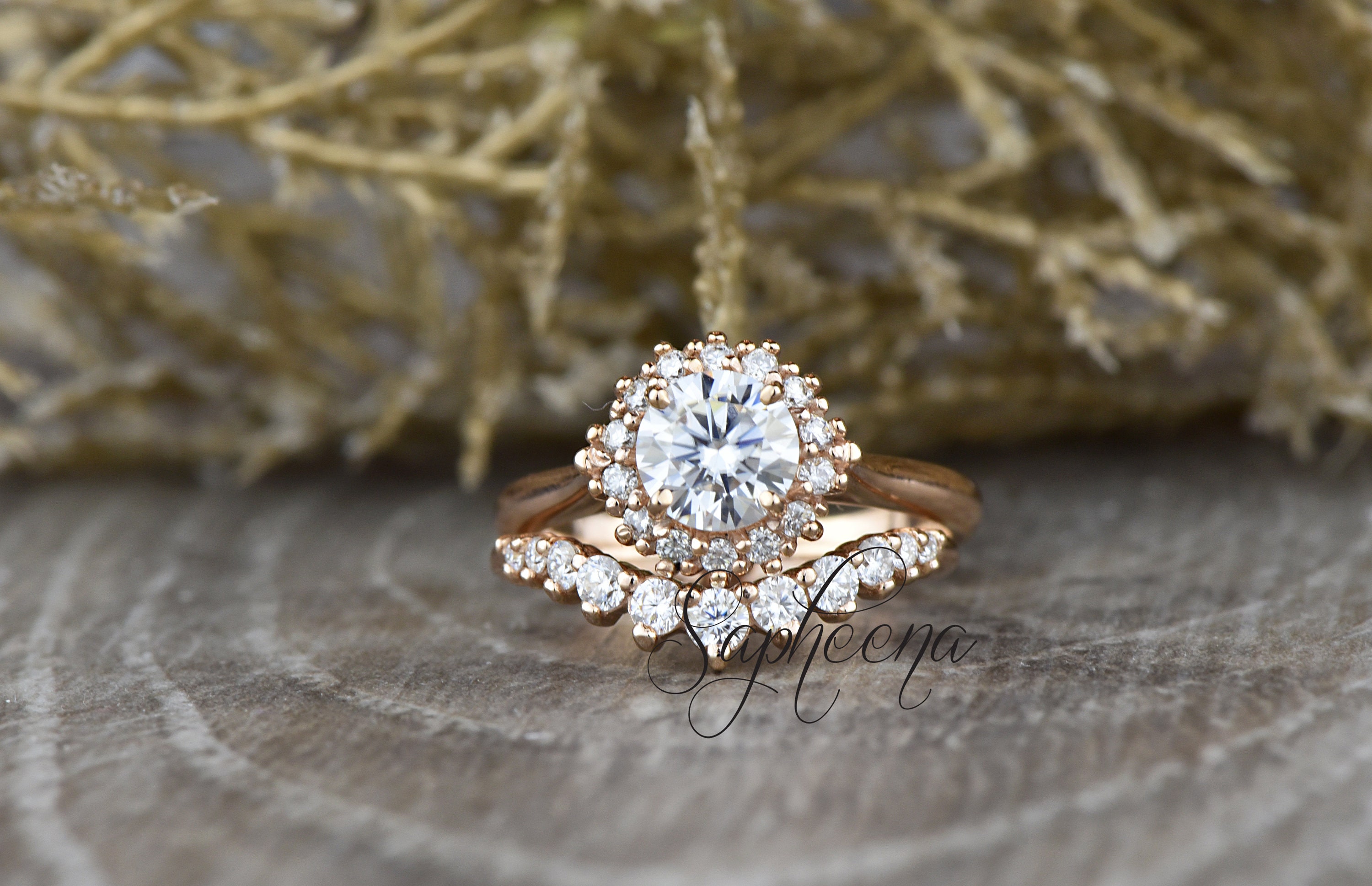 Round Cut Moissanite Engagement Ring Set, Diamond/Moissanite Halo Wedding Set, Vintage Gold 14k/18k Bridal Set, Curved Diamond Wedding Band