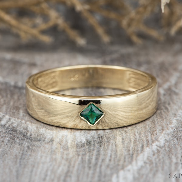 Mens Green Emerald Wedding Band, Princess Cut kite Setting Green Emerald Mens Wedding Band, Solid Gold 10k/14k/18k Wedding Ring