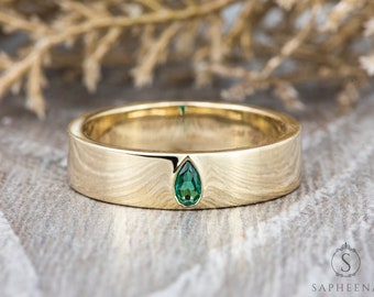 6mm Mens Pear Cut Green Emerald Wedding Band, Bezel Set Pear Cut Mens Wedding Band, Solid Gold 10k/14k/18k Wedding Ring, His Wedding Band