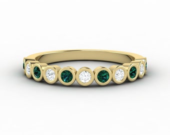 Round Bezel Set Green Emerald Wedding Band,  Green Emerald & Moissanite Gold Band, Half Eternity Diamond Band, Dainty Stacking Gold Band