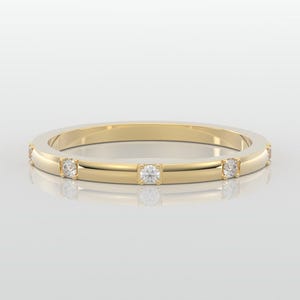 Elegant Gold Diamond Band, Minimalist Stackable Ring, Solid Gold Simple Band, Dainty Eternity Band, Lab-Grown Diamond, Perfect for Stacking