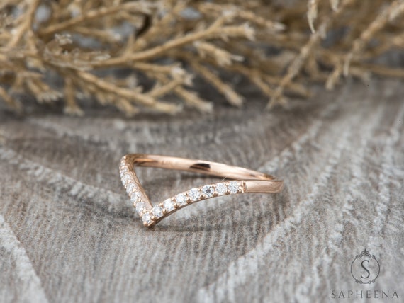 Dainty V Shaped Wedding Band, V Shaped Diamond/moissanite Wedding