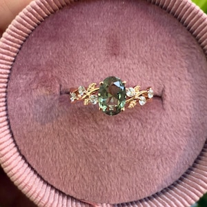 1ct Oval Cut Green Sapphire Engagement Ring, Nature-Inspired Sapphire Leaf Ring, Natural Green Sapphire Diamond Ring, Vintage Gold Ring