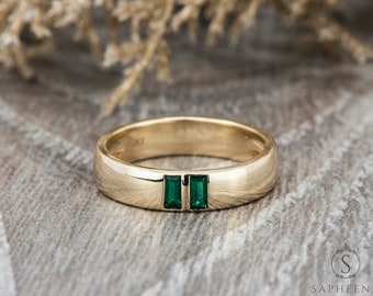 4.5mm Mens Green Emerald Wedding Band, Two Baguette Cut Green Emerald Band, Comfort Fit Mens Ring, Mens Baguette Cut Green Emerald Ring