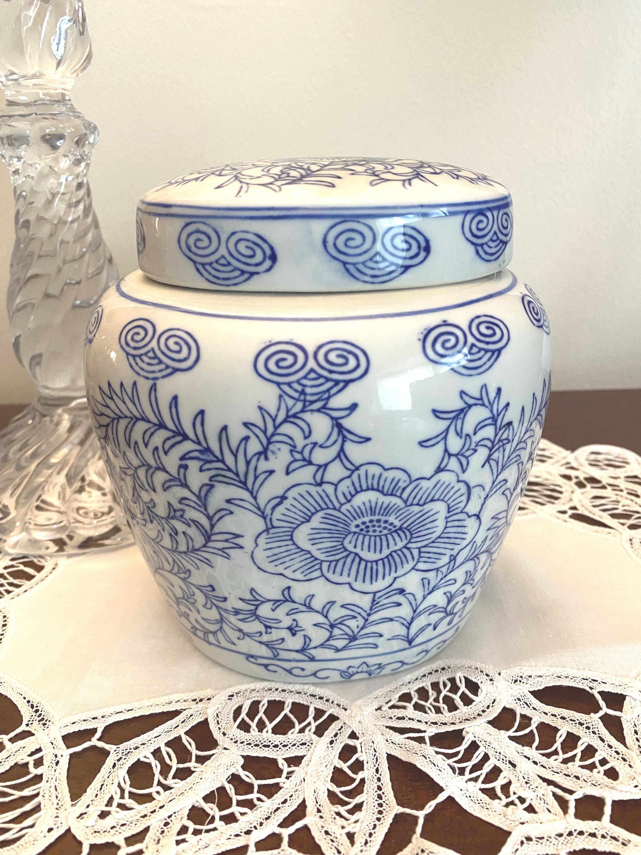 1970年代のオーバルブルー＆ホワイトジンジャージャー/シノワズリ